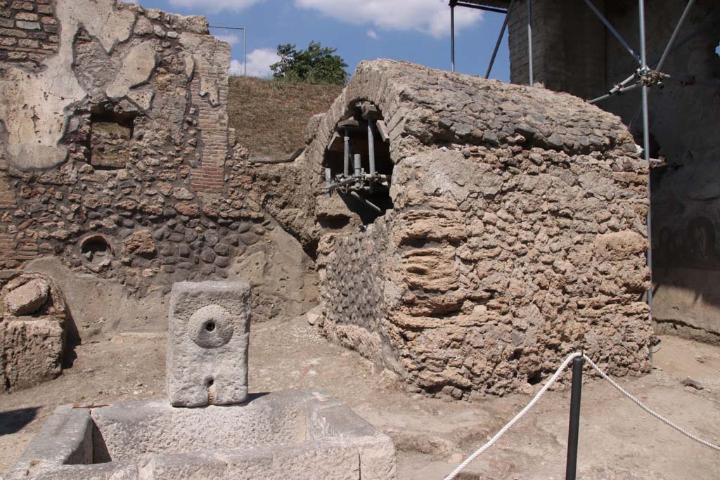 Fountain At V 8 Pompeii September 2021 Looking North To Fountain On